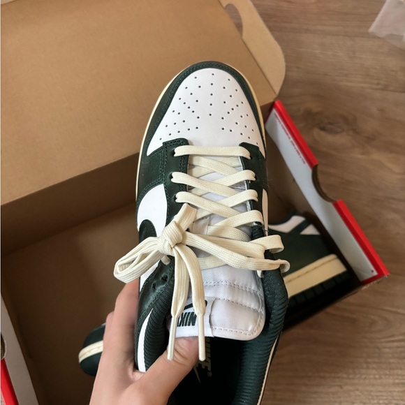 Nike dunks NWT - Picture 4 of 7